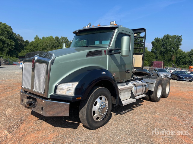 2019 Kenworth T880 6x4 T/A Day Cab Truck Tractor