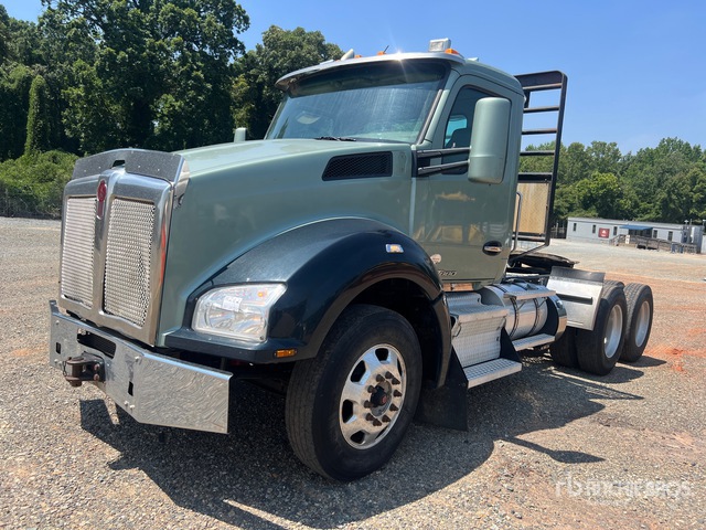 2019 Kenworth T880 6x4 T/A Day Cab Truck Tractor