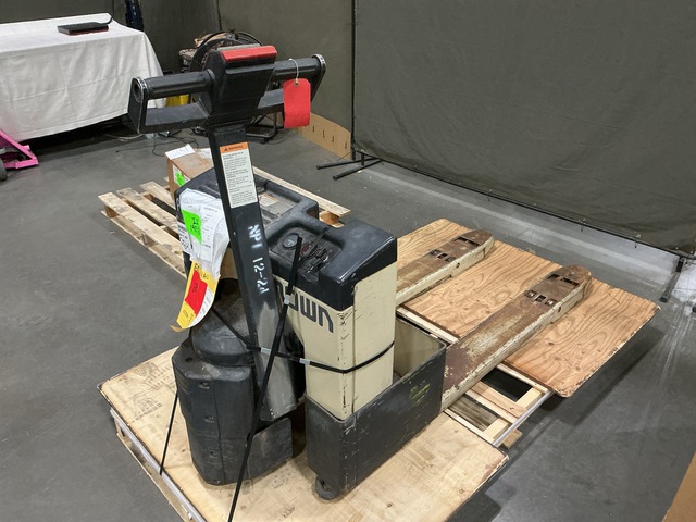 Crown 40GPW-4-14 Walk-Behind Pallet Jack