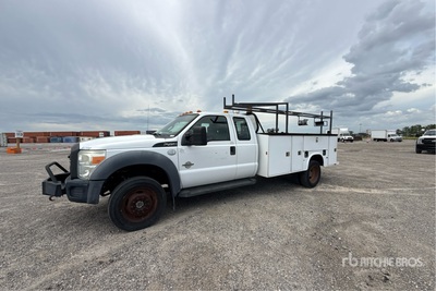 2014 Ford F-450 4x2 Extended Cab Camión Utilitario