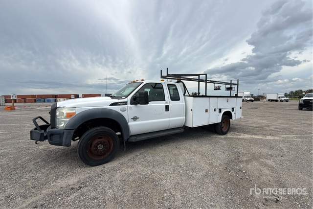 2014 Ford F-450 4x2 Extended Cab Utility Truck