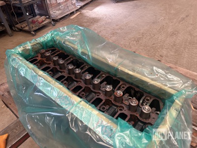 Deutz 0425 8234 Diesel Engine Cylinder Head