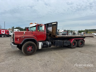 1999 Mack RB 6x4 Ciężarówka typu Roll-Off
