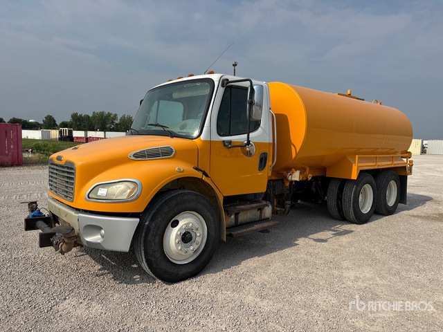 2006 Freightliner M2 106 4000 gal 6x4 Water Truck