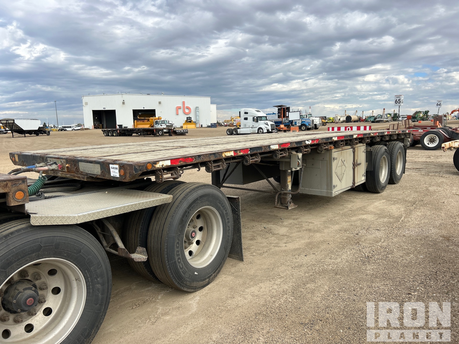 2013 Load King 27 ft T/A B-Train Pup Flatbed Trailer