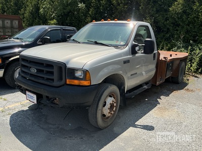 2000 Ford F-550 XL 4x2 Flatbed Truck (Inoperable)
