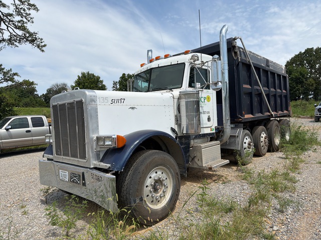 1997 Peterbilt 379 10x4 Tri/A Dump Truck 1997 Peterbilt 379 10x4 Tri/A Dump Truck