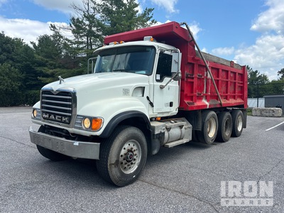 2005 Mack CV713 8x4 شاحنة قلابة /ثلاثة محاور