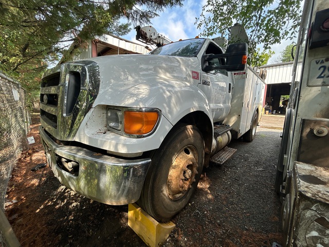 2015 Ford F-750 XLT 4x2 Service Truck (Inoperable)