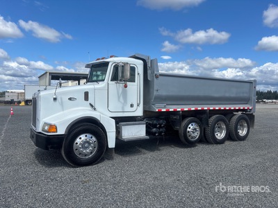1999 Peterbilt 385 8x4 Tri/A Dump Truck
