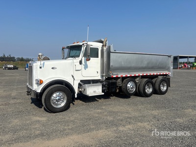 2005 Peterbilt 378 8x4 Camion à benne basculante Tri/E