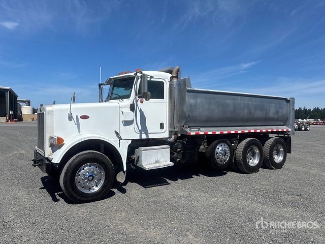 2005 Peterbilt 378 8x4 Tri/A Dump Truck
