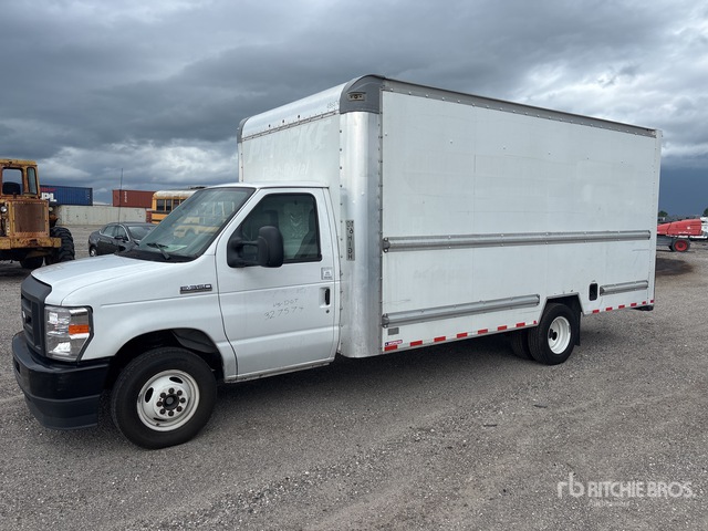 2022 Ford Econoline E-350 4x2 Van Truck