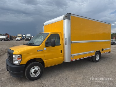2022 Ford Econoline E-350 4x2 Furgoneta caja cerrada