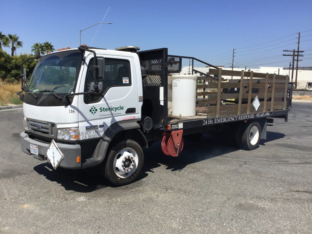 2006 Ford LCF S/A Flatbed Truck