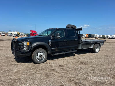 2017 Ford F-550 4x4 Crew Cab Flatbed Truck