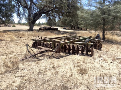John Deere 12 ft Vertical Disc