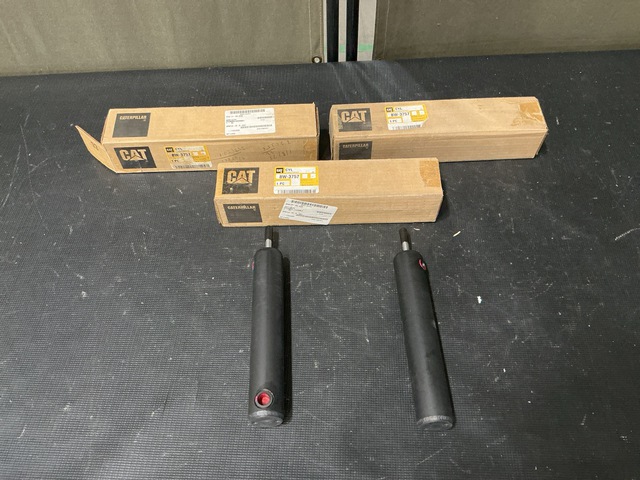(16) Cat 8W-3757 Linear Actuating Cylinder Assemblies