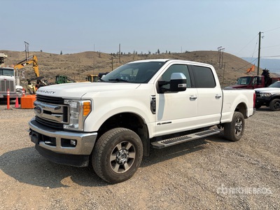 2017 Ford F-350 XLT 4x4 Crew Cab Pickup