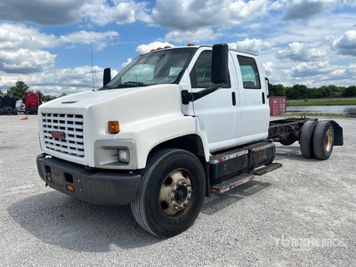 2004 GMC C6500 4x2 Crew Cab Cab and Chassis