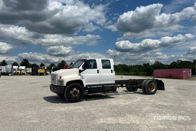 2004 GMC C6500 4x2 Crew Cab Cabina y chasis