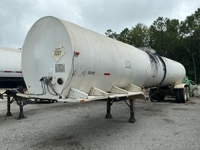1982 Trailmobile T/A 7500 gal Asphalt Tank Trailer