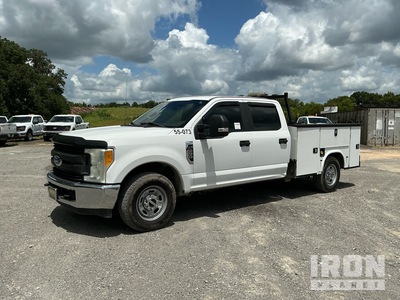 2017 Ford F-250 Super Duty XL 4x2 Crew Cab Utility Truck