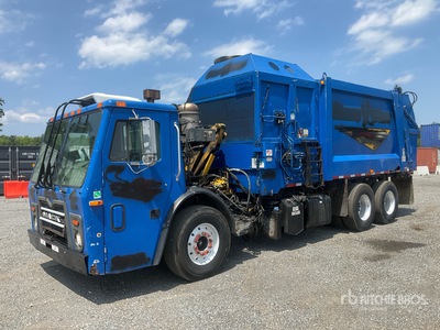 2015 Mack LEU613 Waste Collection Truck