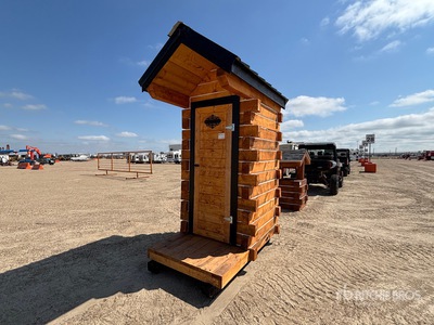 4 ft x 4 ft Outdoor Washroom