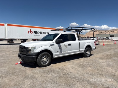 2015 Ford F-150 XL 4x2 Crew Cab Pickup