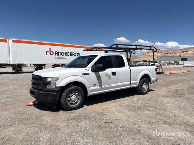 2015 Ford F-150 XL 4x2 Crew Cab Pickup