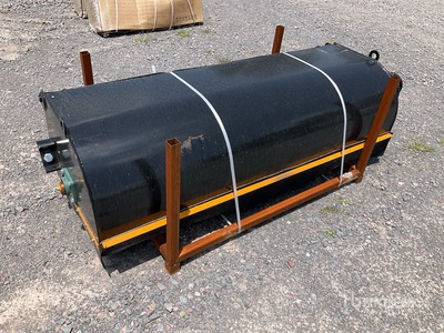 2026 GIYI BS72 72 in Barredora para Minicargador (Sin Usar) / Closed Skid Steer Sweeper (Unused)