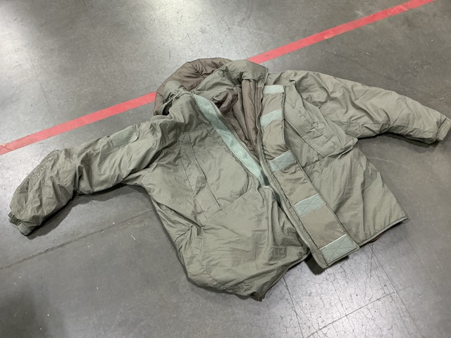 (38) Extreme Cold Weather Jackets