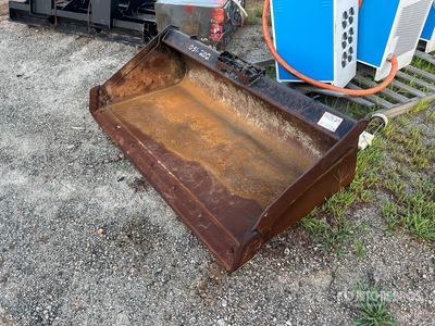 Kubota 68 in General Purpose Skid Steer Bucket