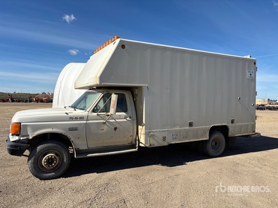 1990 Ford F-450 4x2 Utility Truck