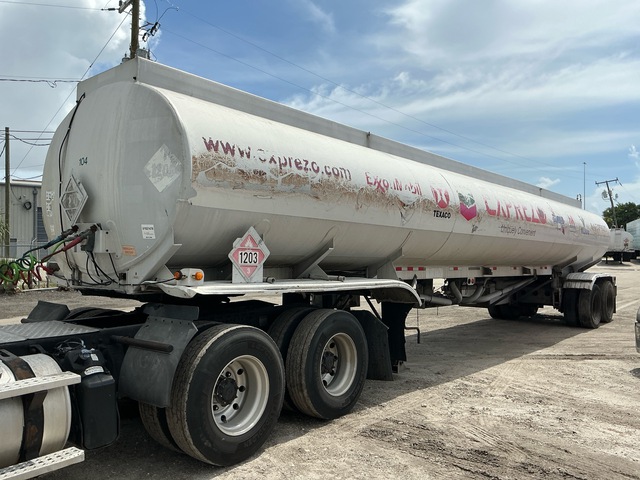 1985 Fruehauf TAG-F2ESF-9400 9400 gal T/A Tanker Trailer