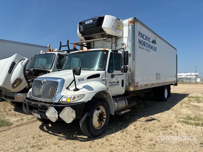 2008 International 4300 4x2 冷蔵トラック