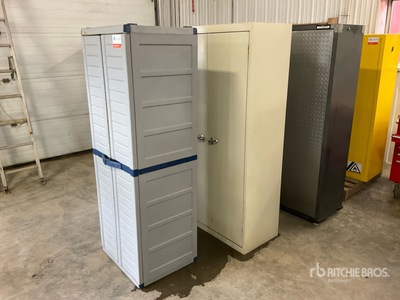 Quantity of (3) Cabnets