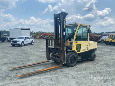 Hyster H100FT 9300 lb Cushion Tire Forklift