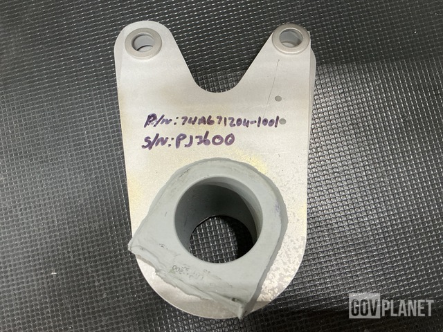 Boeing 74A671204-1001 Aircraft Hinge