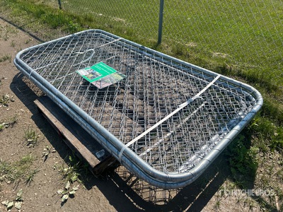 Quantity of (5) 3 ft 10 in x 7 ft 11 in Chain Link Metal Vallas
