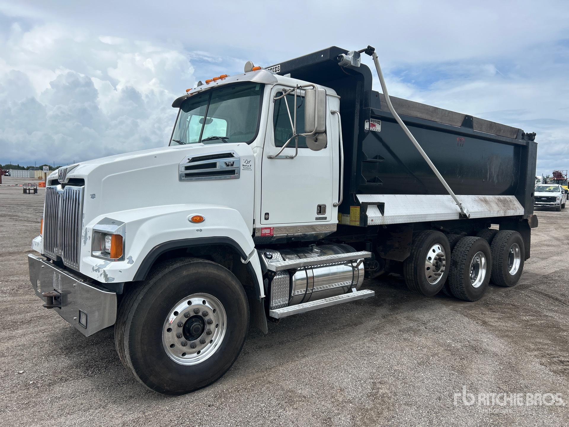 2018 Western Star 4700SF 8x4 Tri/A Dump Truck