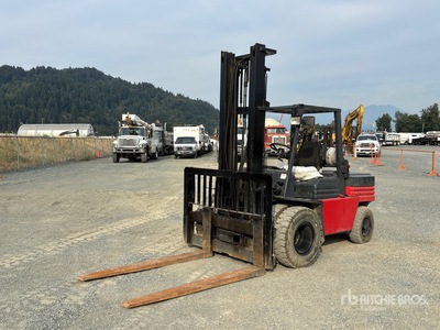 1992 Toyota 5FG40 8000 lb Pneumatic Tire Montacargas