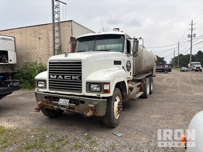 1997 Mack CH613 6x4 Water Truck
