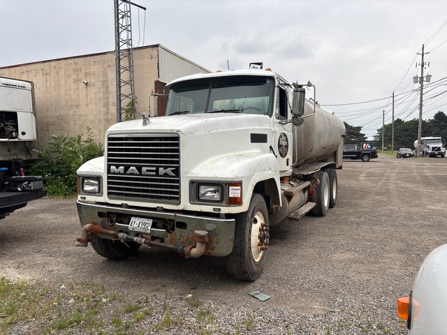 1997 Mack CH613 6x4 Water Truck