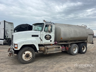 1997 Mack CH613 6x4 Water Truck