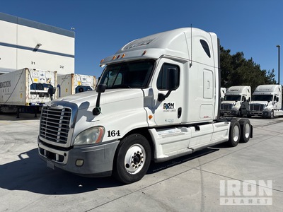 2013 Freightliner Cascadia 125 6x4 T/A Sleeper Truck Tractor