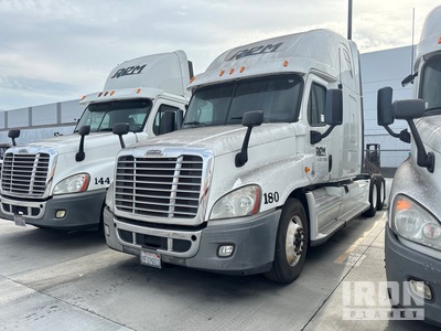 2013 Freightliner Cascadia 125 6x4 T/A Sleeper Truck Tractor