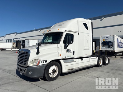 2013 Freightliner Cascadia 125 6x4 T/A Sleeper Truck Tractor
