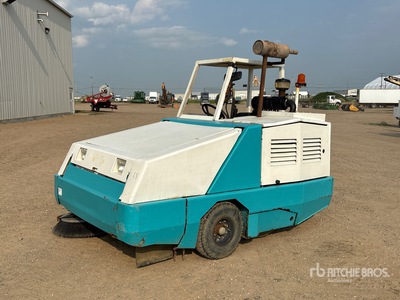 Tennant 800 Sweeper Truck